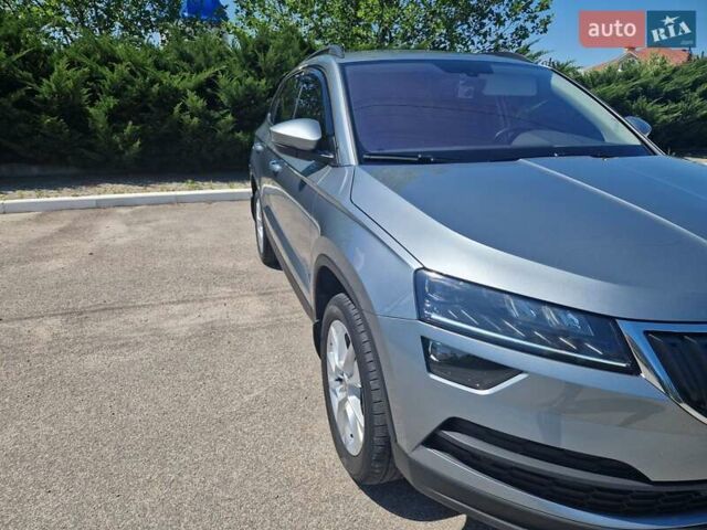 Серый Шкода Karoq, объемом двигателя 1.6 л и пробегом 77 тыс. км за 24500 $, фото 6 на Automoto.ua