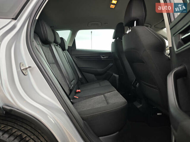Серый Шкода Karoq, объемом двигателя 2 л и пробегом 184 тыс. км за 23999 $, фото 54 на Automoto.ua