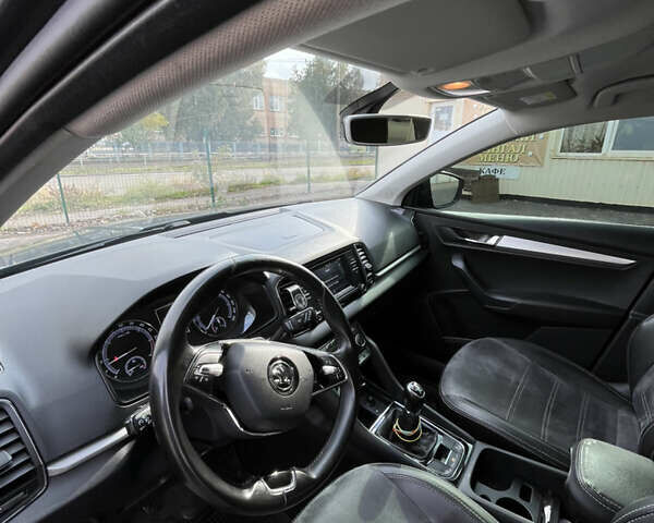 Серый Шкода Karoq, объемом двигателя 1.6 л и пробегом 168 тыс. км за 20800 $, фото 5 на Automoto.ua