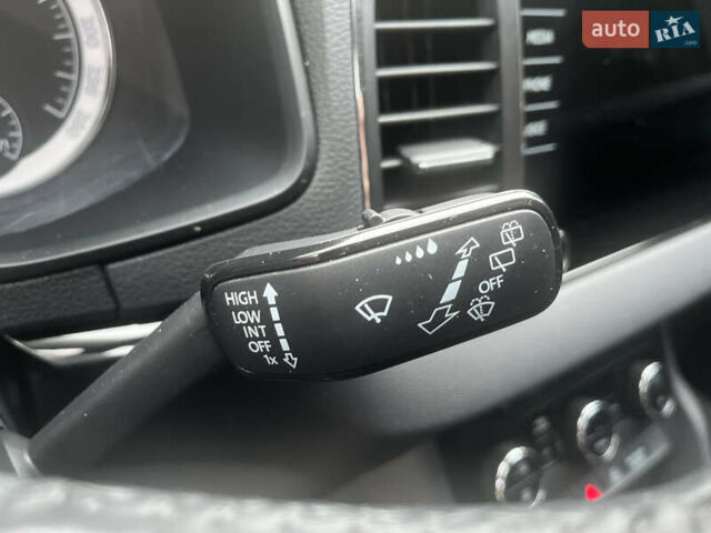 Серый Шкода Karoq, объемом двигателя 1.4 л и пробегом 152 тыс. км за 19500 $, фото 27 на Automoto.ua