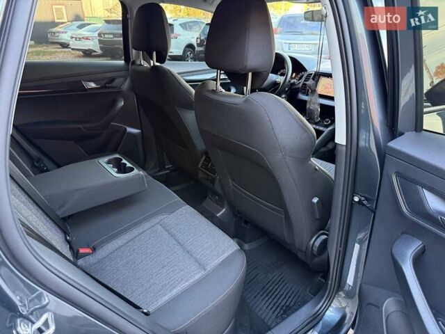 Серый Шкода Karoq, объемом двигателя 1.4 л и пробегом 97 тыс. км за 21950 $, фото 49 на Automoto.ua