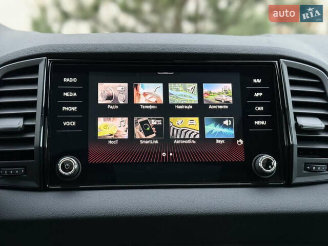 Серый Шкода Karoq, объемом двигателя 2 л и пробегом 165 тыс. км за 31300 $, фото 79 на Automoto.ua