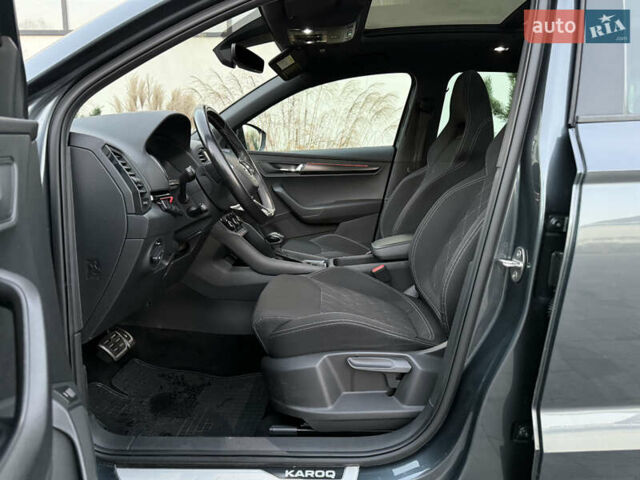 Серый Шкода Karoq, объемом двигателя 2 л и пробегом 165 тыс. км за 31300 $, фото 50 на Automoto.ua