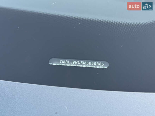 Серый Шкода Karoq, объемом двигателя 2 л и пробегом 165 тыс. км за 31300 $, фото 43 на Automoto.ua