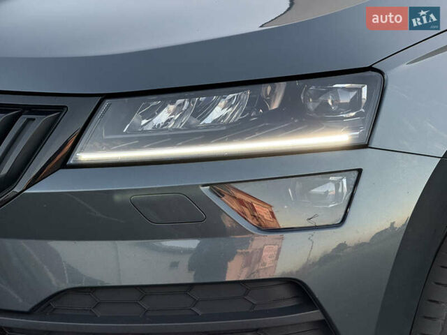 Серый Шкода Karoq, объемом двигателя 2 л и пробегом 165 тыс. км за 31300 $, фото 39 на Automoto.ua