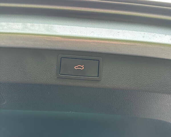 Серый Шкода Karoq, объемом двигателя 1.97 л и пробегом 144 тыс. км за 23650 $, фото 3 на Automoto.ua