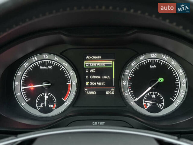 Серый Шкода Karoq, объемом двигателя 2 л и пробегом 165 тыс. км за 31300 $, фото 73 на Automoto.ua