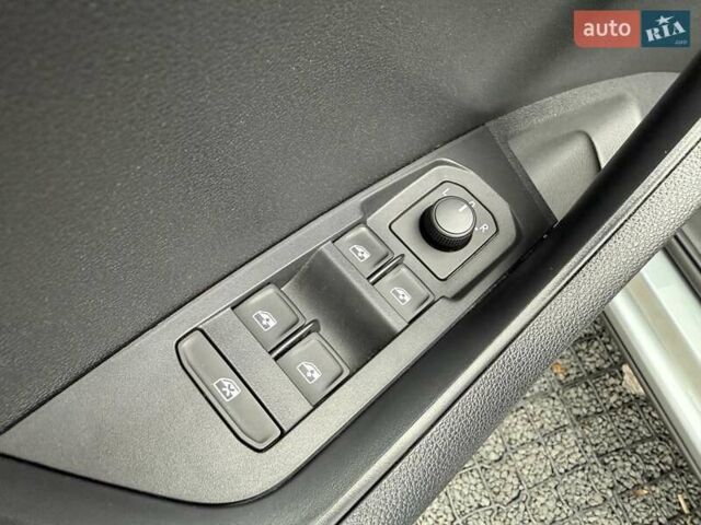 Серый Шкода Karoq, объемом двигателя 1.4 л и пробегом 47 тыс. км за 21800 $, фото 38 на Automoto.ua