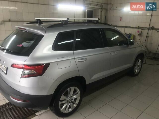 Серый Шкода Karoq, объемом двигателя 1.4 л и пробегом 53 тыс. км за 24000 $, фото 2 на Automoto.ua