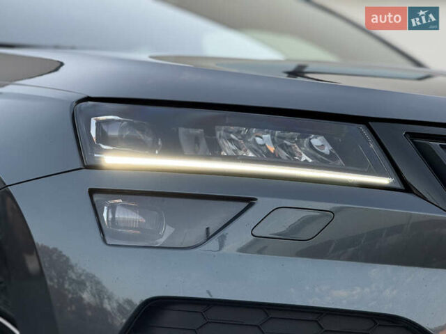 Серый Шкода Karoq, объемом двигателя 2 л и пробегом 165 тыс. км за 31300 $, фото 11 на Automoto.ua