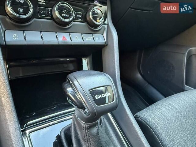 Серый Шкода Karoq, объемом двигателя 1.4 л и пробегом 97 тыс. км за 21950 $, фото 70 на Automoto.ua