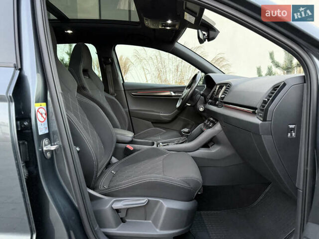 Серый Шкода Karoq, объемом двигателя 2 л и пробегом 165 тыс. км за 31300 $, фото 55 на Automoto.ua