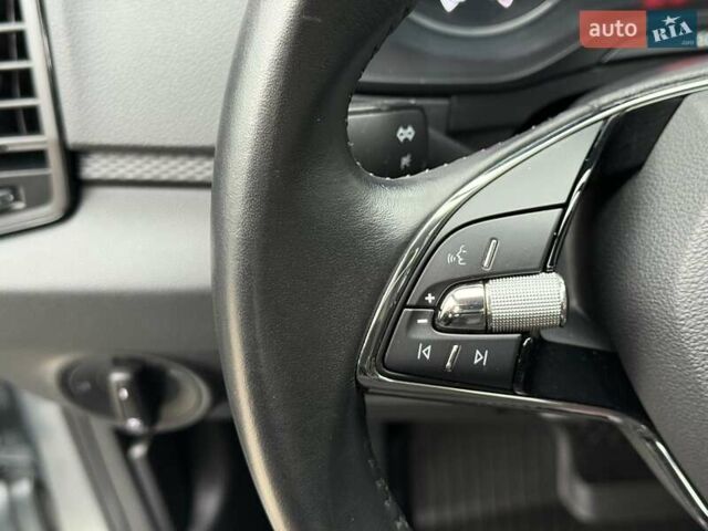 Серый Шкода Karoq, объемом двигателя 1.4 л и пробегом 47 тыс. км за 21800 $, фото 44 на Automoto.ua