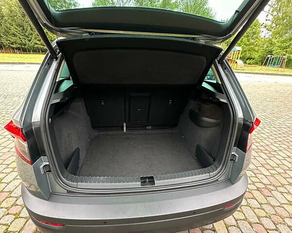 Серый Шкода Karoq, объемом двигателя 1.97 л и пробегом 144 тыс. км за 23650 $, фото 4 на Automoto.ua