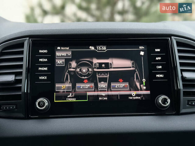 Серый Шкода Karoq, объемом двигателя 2 л и пробегом 165 тыс. км за 31300 $, фото 85 на Automoto.ua