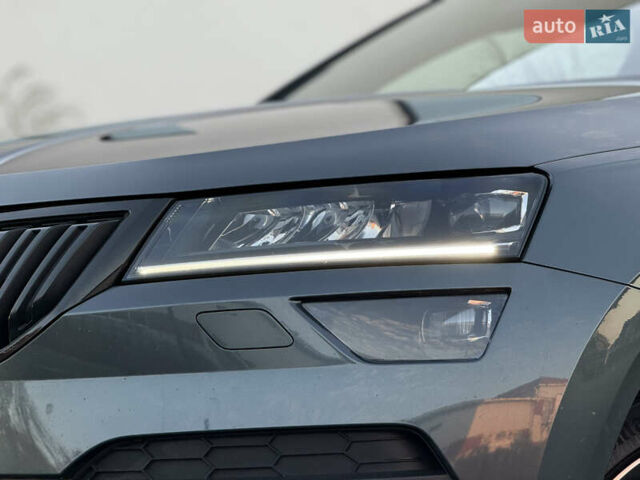 Серый Шкода Karoq, объемом двигателя 2 л и пробегом 165 тыс. км за 31300 $, фото 19 на Automoto.ua