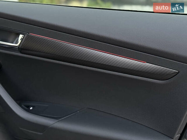 Серый Шкода Karoq, объемом двигателя 2 л и пробегом 165 тыс. км за 31300 $, фото 65 на Automoto.ua