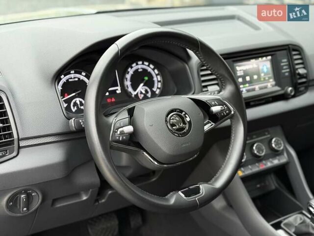Серый Шкода Karoq, объемом двигателя 1.4 л и пробегом 47 тыс. км за 21800 $, фото 43 на Automoto.ua