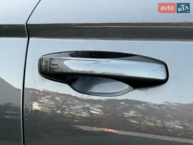 Серый Шкода Karoq, объемом двигателя 2 л и пробегом 165 тыс. км за 31300 $, фото 14 на Automoto.ua