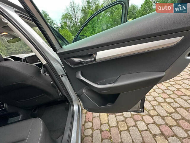 Серый Шкода Karoq, объемом двигателя 1.97 л и пробегом 144 тыс. км за 23650 $, фото 5 на Automoto.ua