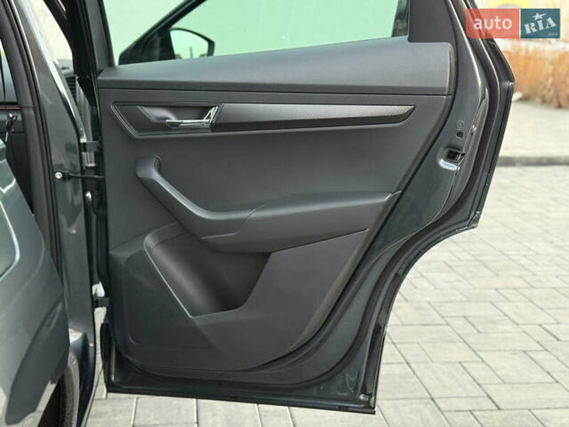 Серый Шкода Karoq, объемом двигателя 2 л и пробегом 165 тыс. км за 31300 $, фото 67 на Automoto.ua