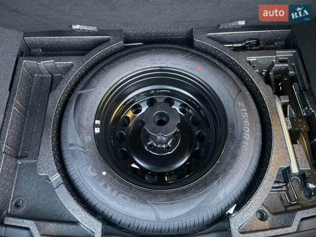 Сірий Шкода Karoq, об'ємом двигуна 1.4 л та пробігом 30 тис. км за 26900 $, фото 32 на Automoto.ua