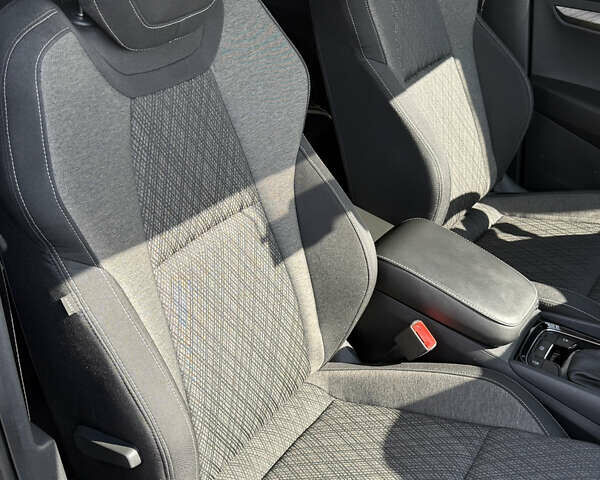 Сірий Шкода Karoq, об'ємом двигуна 1.4 л та пробігом 31 тис. км за 28500 $, фото 10 на Automoto.ua