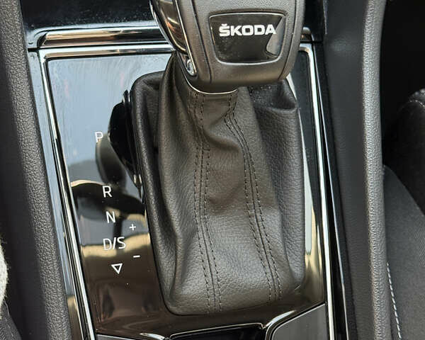 Сірий Шкода Karoq, об'ємом двигуна 1.4 л та пробігом 31 тис. км за 28500 $, фото 21 на Automoto.ua