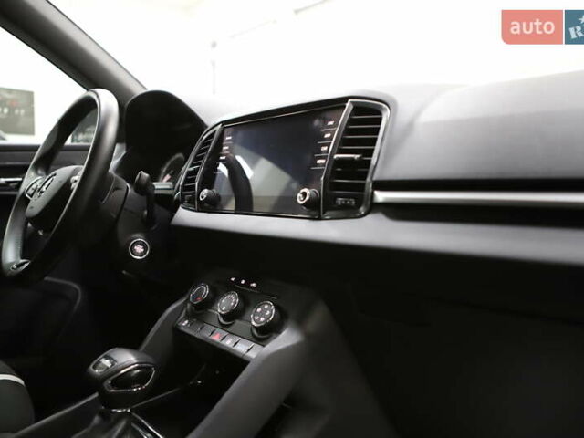 Сірий Шкода Karoq, об'ємом двигуна 1.97 л та пробігом 29 тис. км за 32900 $, фото 76 на Automoto.ua