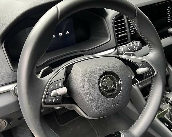 Сірий Шкода Karoq, об'ємом двигуна 1.4 л та пробігом 12 тис. км за 28000 $, фото 4 на Automoto.ua