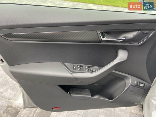 Серый Шкода Karoq, объемом двигателя 1.4 л и пробегом 28 тыс. км за 34700 $, фото 1 на Automoto.ua