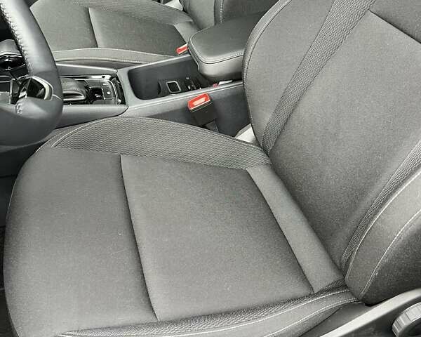 Сірий Шкода Karoq, об'ємом двигуна 1.4 л та пробігом 12 тис. км за 28000 $, фото 3 на Automoto.ua