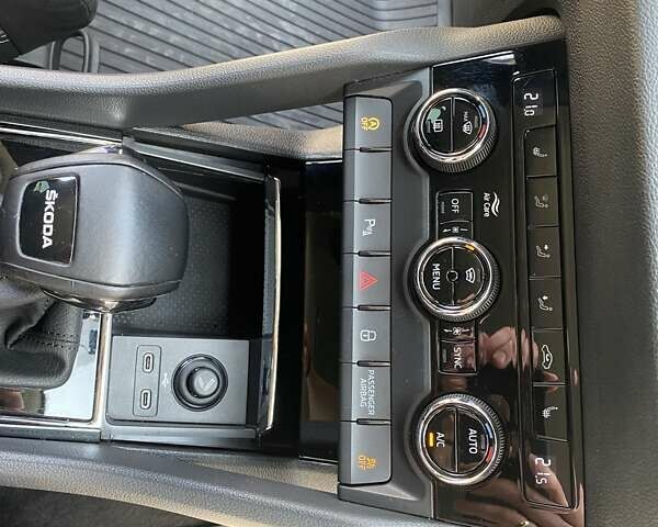 Синий Шкода Karoq, объемом двигателя 1.4 л и пробегом 80 тыс. км за 23499 $, фото 17 на Automoto.ua