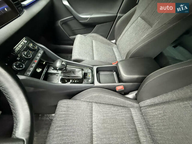 Синій Шкода Karoq, об'ємом двигуна 2 л та пробігом 110 тис. км за 26000 $, фото 34 на Automoto.ua