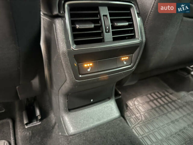 Синій Шкода Karoq, об'ємом двигуна 2 л та пробігом 110 тис. км за 26000 $, фото 16 на Automoto.ua