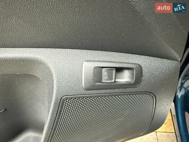 Синій Шкода Karoq, об'ємом двигуна 2 л та пробігом 110 тис. км за 26000 $, фото 21 на Automoto.ua