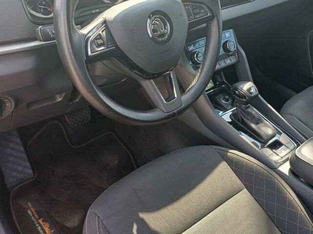 Синий Шкода Karoq, объемом двигателя 1.6 л и пробегом 170 тыс. км за 19500 $, фото 5 на Automoto.ua