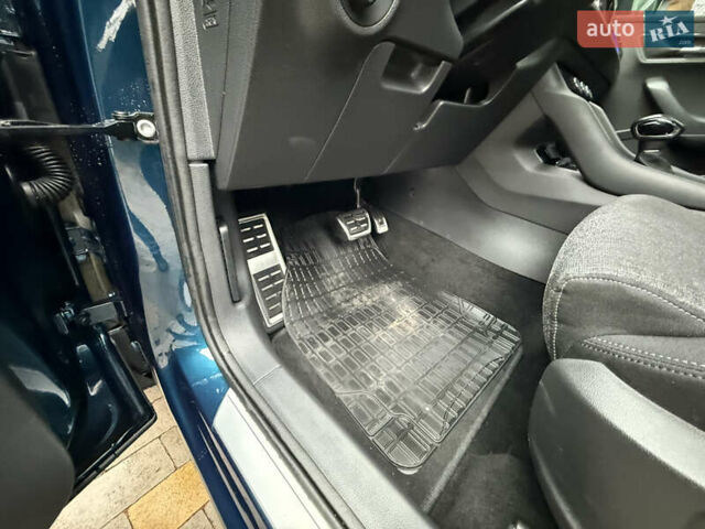 Синій Шкода Karoq, об'ємом двигуна 2 л та пробігом 110 тис. км за 26000 $, фото 27 на Automoto.ua