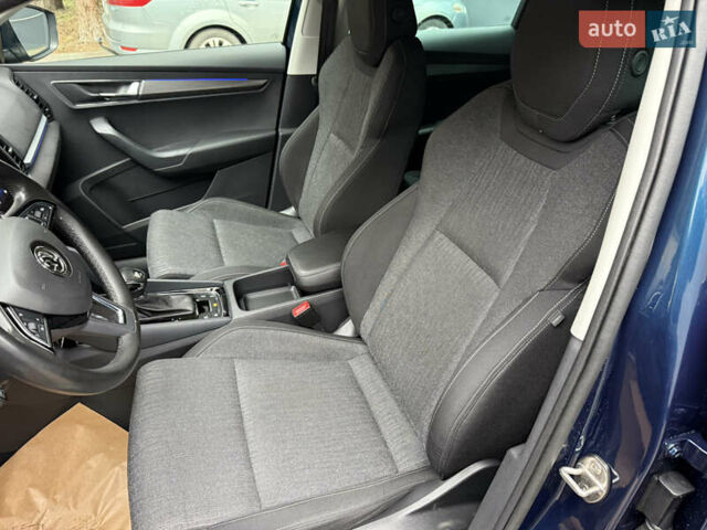 Синій Шкода Karoq, об'ємом двигуна 2 л та пробігом 110 тис. км за 26000 $, фото 20 на Automoto.ua