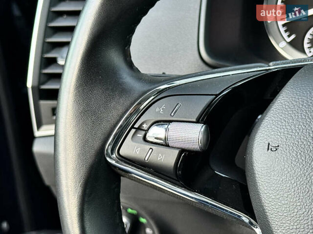 Синий Шкода Karoq, объемом двигателя 1.4 л и пробегом 58 тыс. км за 23950 $, фото 32 на Automoto.ua