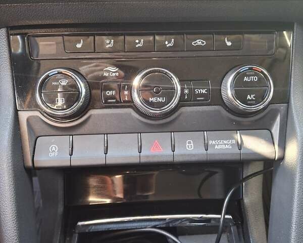Синій Шкода Karoq, об'ємом двигуна 1.4 л та пробігом 50 тис. км за 27000 $, фото 30 на Automoto.ua