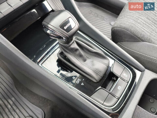 Синий Шкода Karoq, объемом двигателя 1.4 л и пробегом 51 тыс. км за 22750 $, фото 22 на Automoto.ua