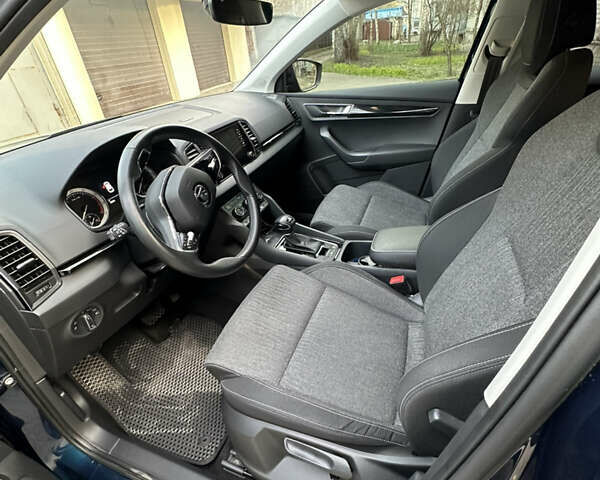 Синий Шкода Karoq, объемом двигателя 1.4 л и пробегом 25 тыс. км за 23200 $, фото 13 на Automoto.ua