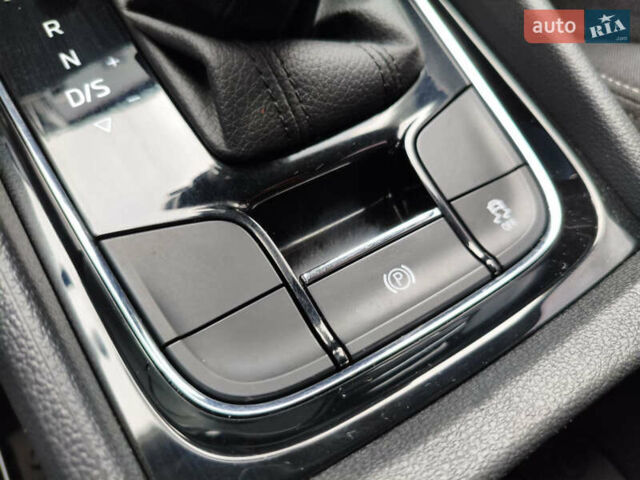 Синий Шкода Karoq, объемом двигателя 1.4 л и пробегом 51 тыс. км за 22750 $, фото 20 на Automoto.ua