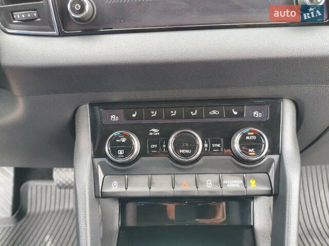 Синий Шкода Karoq, объемом двигателя 1.4 л и пробегом 51 тыс. км за 22750 $, фото 23 на Automoto.ua