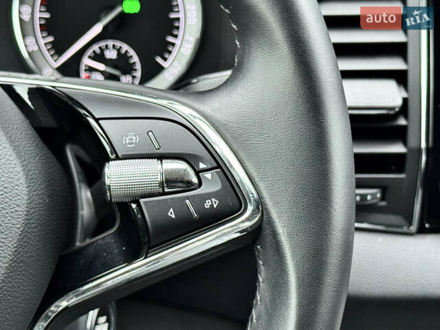Синий Шкода Karoq, объемом двигателя 1.4 л и пробегом 19 тыс. км за 24950 $, фото 36 на Automoto.ua