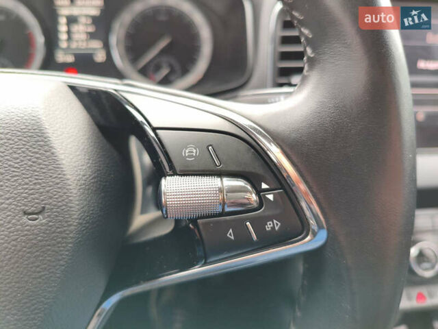 Синий Шкода Karoq, объемом двигателя 1.4 л и пробегом 51 тыс. км за 22750 $, фото 16 на Automoto.ua