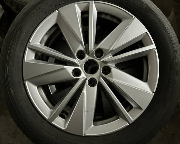 Синій Шкода Karoq, об'ємом двигуна 1.4 л та пробігом 40 тис. км за 26500 $, фото 32 на Automoto.ua