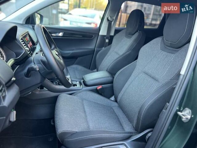 Зелений Шкода Karoq, об'ємом двигуна 1.4 л та пробігом 45 тис. км за 22500 $, фото 15 на Automoto.ua