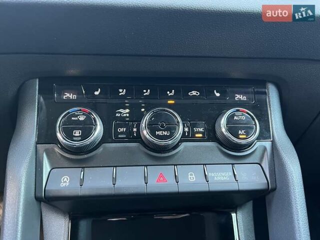 Зелений Шкода Karoq, об'ємом двигуна 1.4 л та пробігом 45 тис. км за 22500 $, фото 17 на Automoto.ua